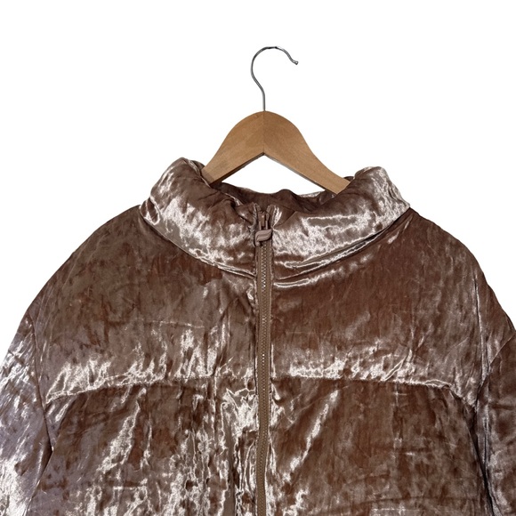 Fabletics Velvet Puffer Jacket Champagne color Size 1X - Picture 7 of 13
